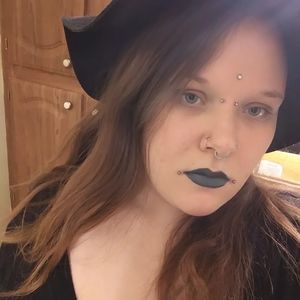 Meet your Posher, Brittney